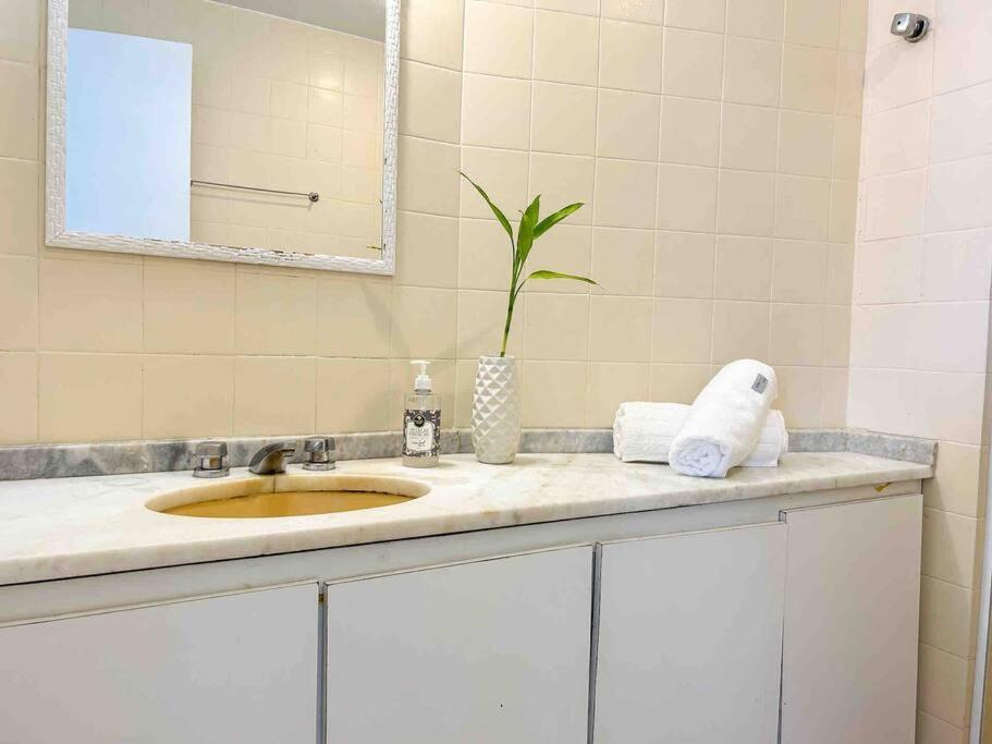 Appartement With Sea View, Sunset, Pool & Gym In Leblon - *