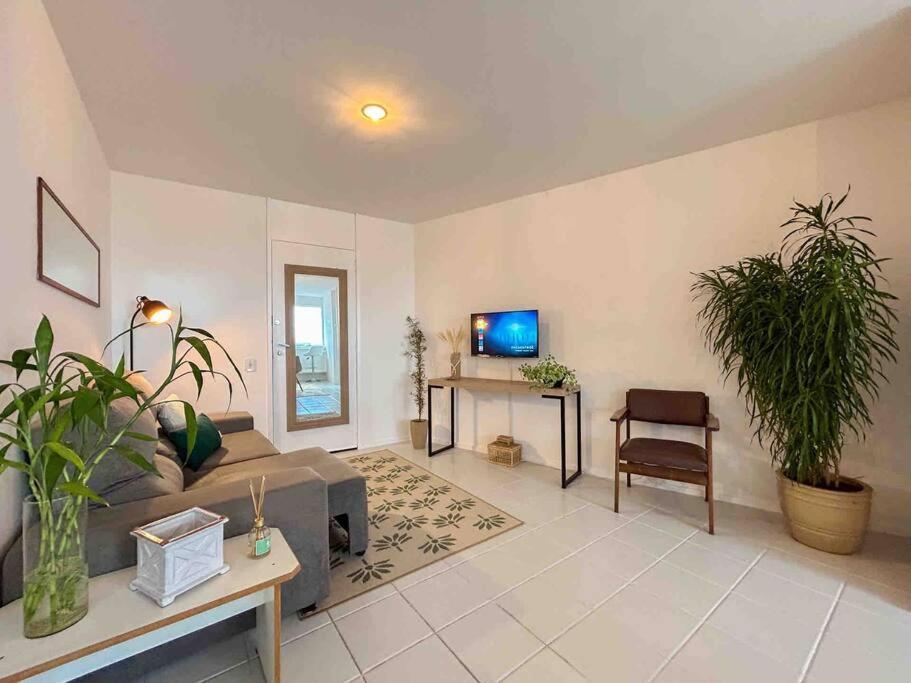 With Sea View, Sunset, Pool & Gym In Leblon - Apartamento *