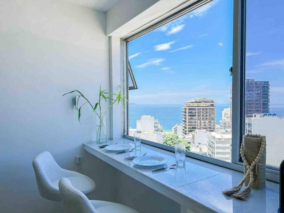 With Sea View, Sunset, Pool & Gym In Leblon - Apartamento *