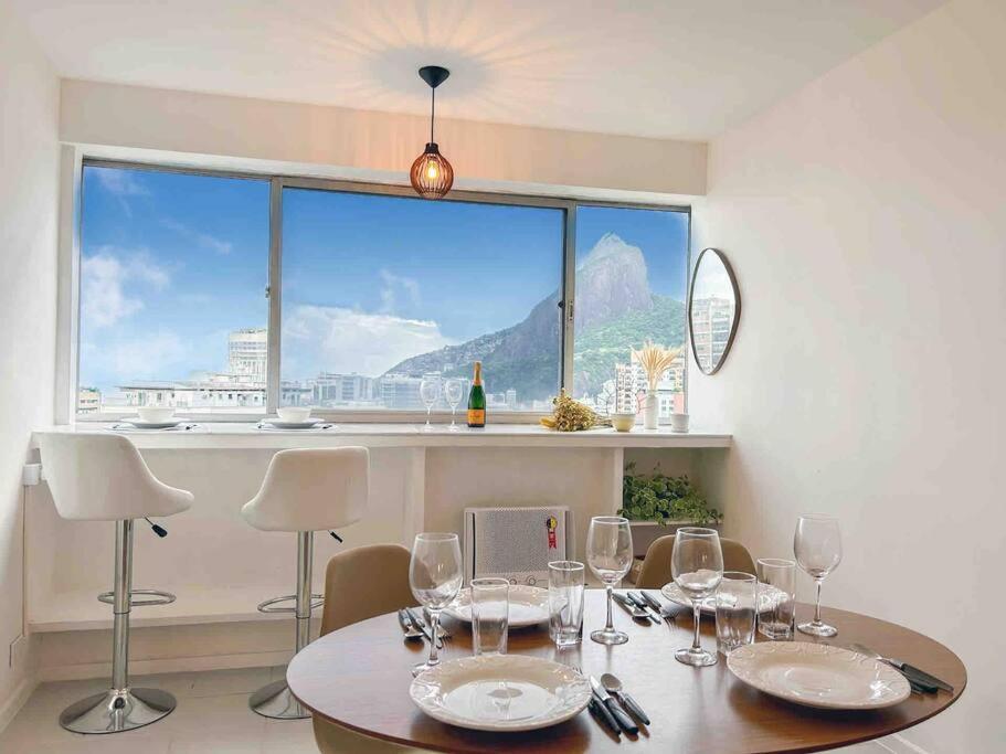With Sea View, Sunset, Pool & Gym In Leblon - Rio de Janeiro